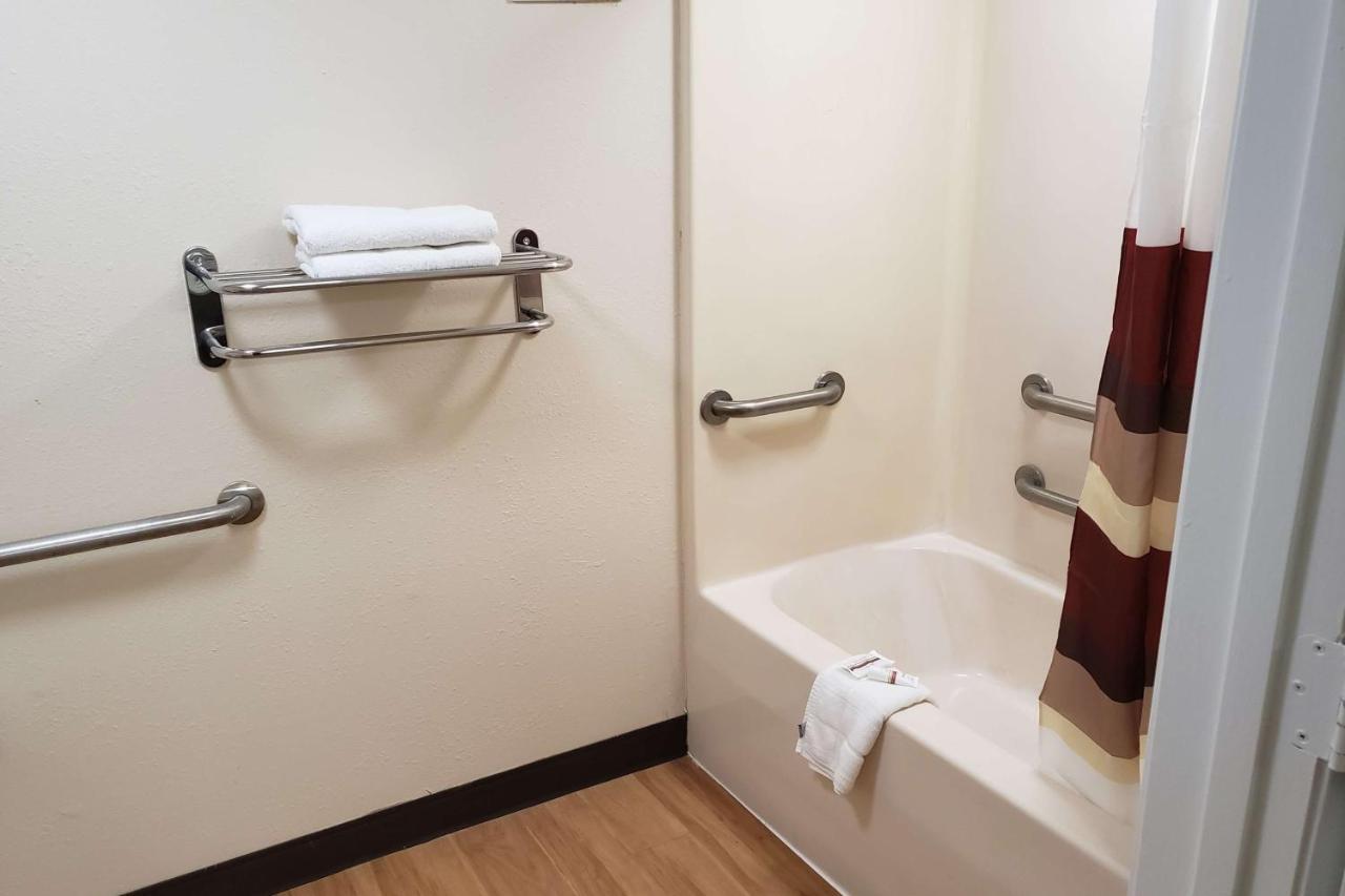 Red Roof Inn موس بوينت المظهر الخارجي الصورة